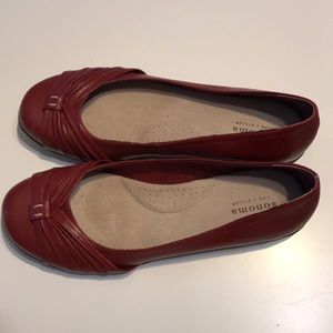 Brand New Never Warn Red flats Size 8.5